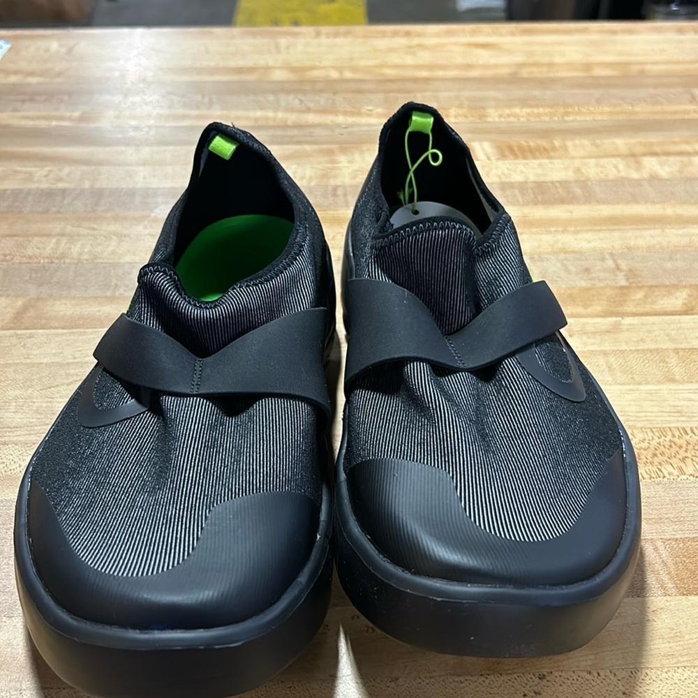 NEW Oofos  Men Black Slip On Comfort Recovery Athletic Sneakers - VARIOUS SIZES